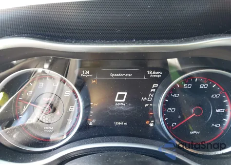 2015 Dodge Charger Sxt z USA, uszkodzony, nr VIN 2C3CDXJG7FH926166